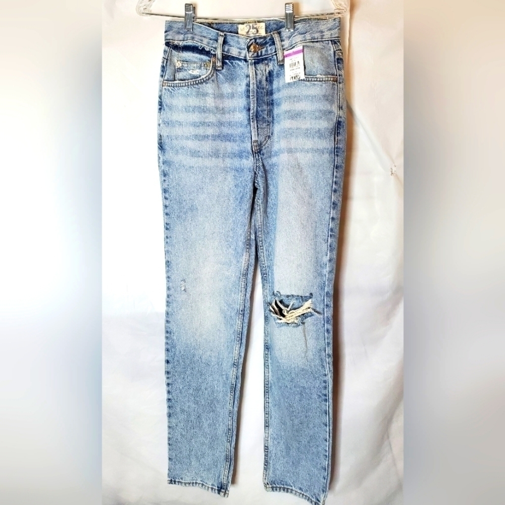 We The Free Size 25 Distressed Boyfriend Jeans Mom Jeans 100% Cotton - Picture 1 of 5